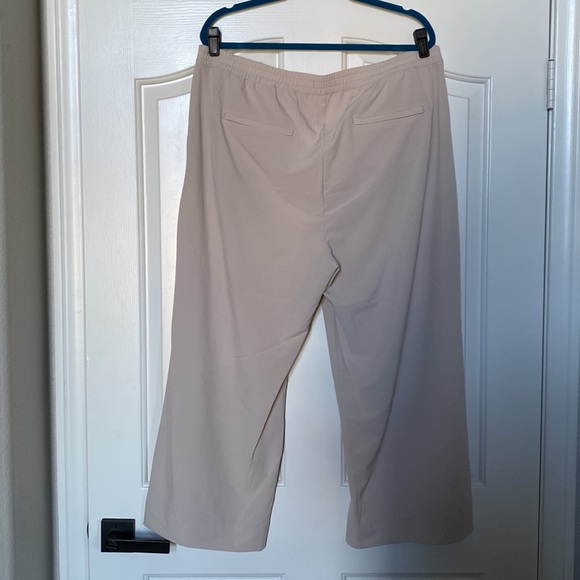 Banana Republic Core Temp pant - Picture 2 of 6